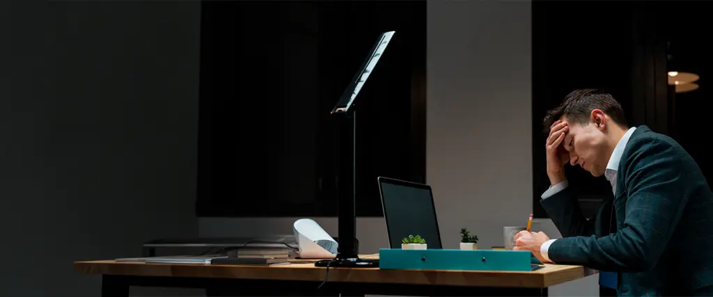 Executive coach in Dubai in a reflective coaching session with a CEO discussing burnout, identity, and leadership